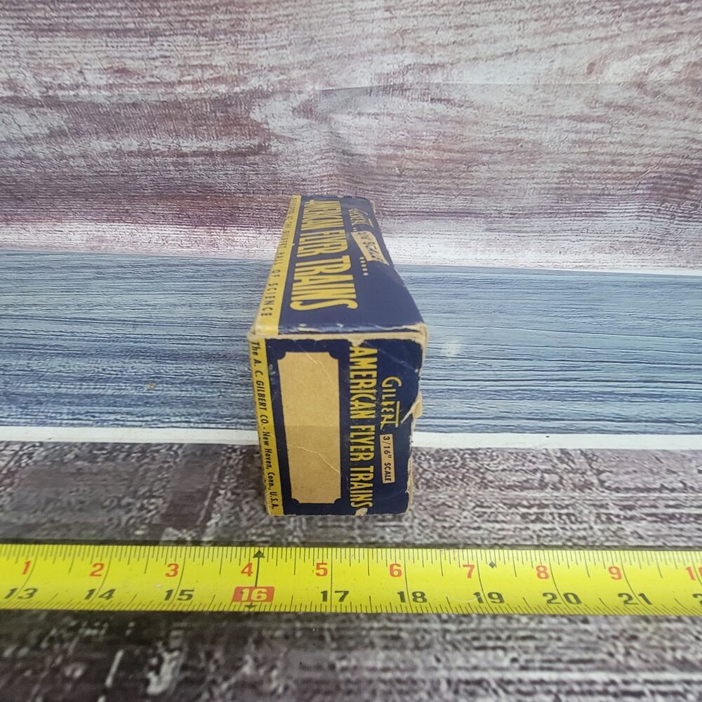Vintage American flyer S gauge plastic red/gold rails  caboose train car #638